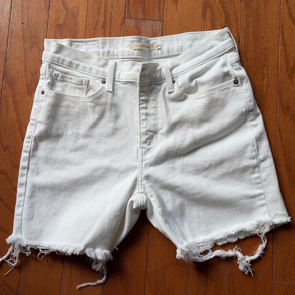 Levi’s 501 Mid Thigh Shorts in White